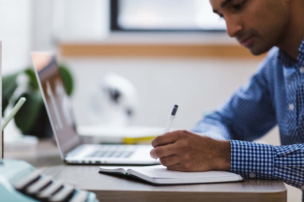 O LinkedIn Learning chegou ao Brasilo e reunimos uma lista de cursos incríveis, confira!